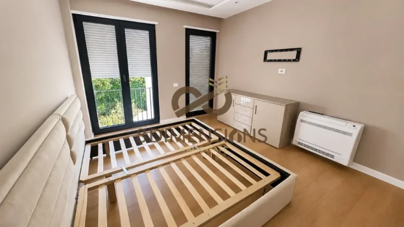 Tirane, jepet me qera apartament 3+1+Ballkon Kati 2, 125 m² 800 € (kodra e priftit)