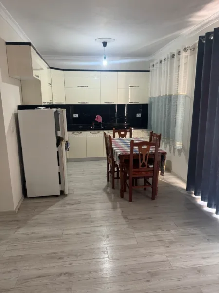 Tirane, jap me qera apartament 3+1+Ballkon Kati 3, 125 m² 540 € (Rruga Muhamed Deliu, Dajt, Tirane)