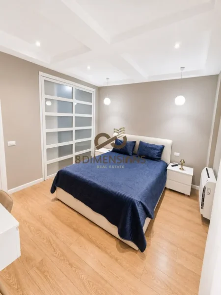 Tirane, jepet me qera apartament 3+1+Ballkon Kati 1, 125 m² 1.200 € (kodra e priftit)