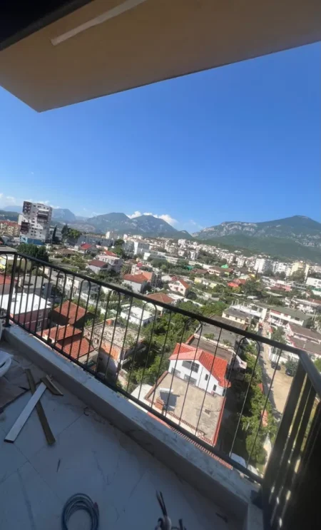 Tirane, shitet apartament 2+1+Ballkon Kati 8, 103 m² 175.134 € (Rrethi i Klanit)
