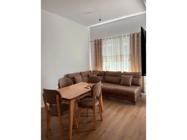 Tirane, jepet me qera apartament 1+1 Kati 3, 60 m² 400 € (Ali Demi prestige143249)