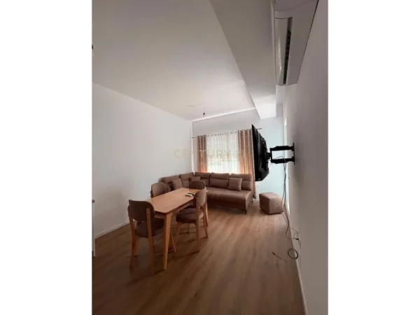Tirane, jepet me qera apartament 1+1 Kati 3, 60 m² 400 € (Ali Demi prestige143249)