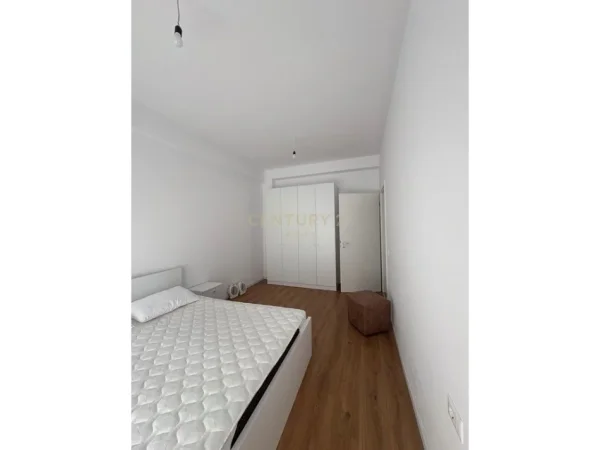 Tirane, jepet me qera apartament 1+1 Kati 3, 60 m² 400 € (Ali Demi prestige143249)