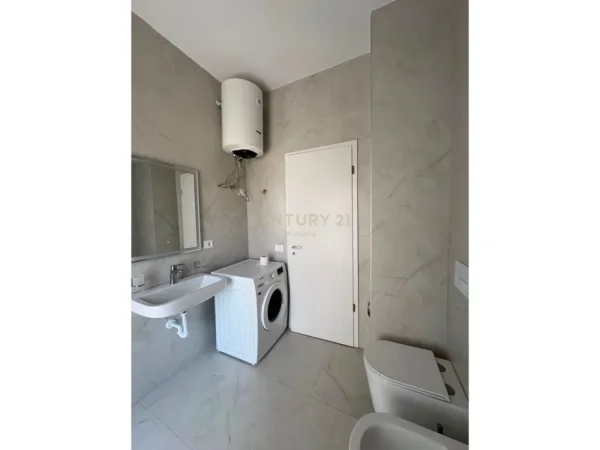 Tirane, jepet me qera apartament 1+1 Kati 3, 60 m² 400 € (Ali Demi prestige143249)