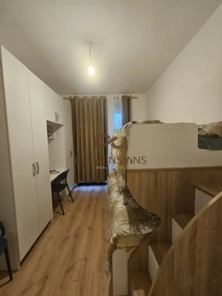 Tirane, jepet me qera apartament 2+1+Ballkon Kati 4, 110 m² 1.000 € (kopshti botanik)