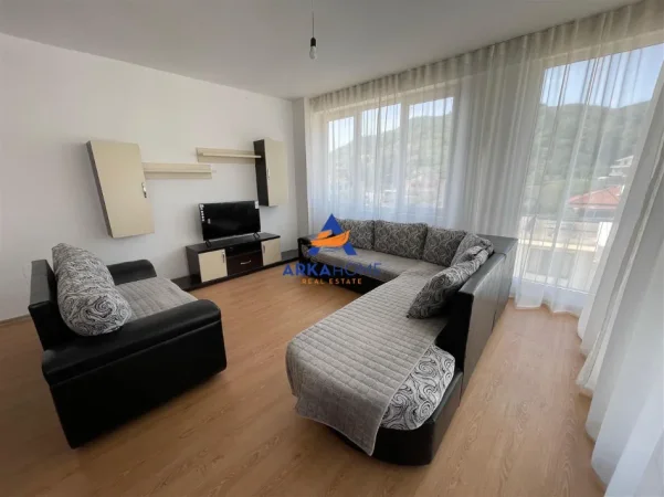 Tirane, jepet me qera apartament 2+1+Ballkon Kati 4, 120 m² 426 € 