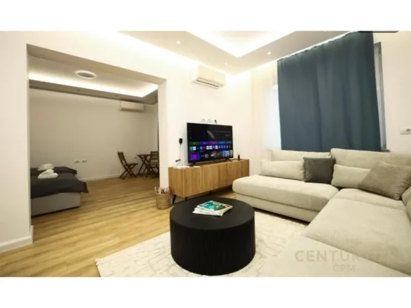 Tirane, jepet me qera apartament 2+1 Kati 3, 110 m² 1.000 € (Mine Peza bot143927)