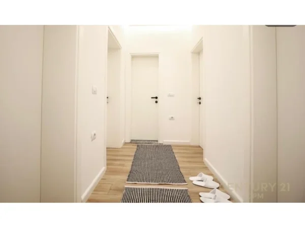 Tirane, jepet me qera apartament 2+1 Kati 3, 110 m² 1.000 € (Mine Peza bot143927)