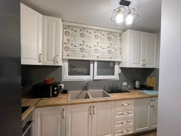 Tirane, jepet me qera apartament 1+1 Kati 2, 60 m² 650 € (Tregu Elektrik Premier143934)