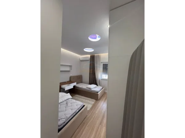 Tirane, shitet apartament 2+1 Kati 9, 102 m² 300.000 € (Rruga Bill Klinton)