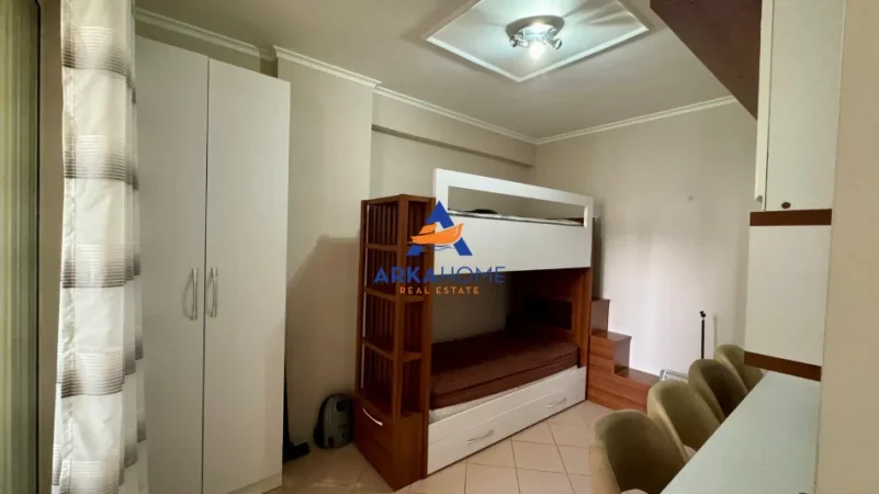 Tirane, jepet me qera apartament 2+1+Ballkon Kati 2, 85 m² 746 € 