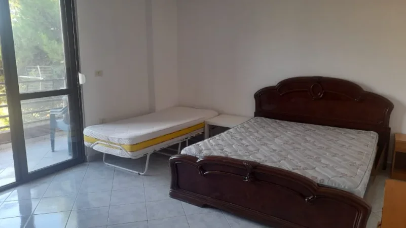 Tirane, jepet me qera apartament 1+1 Kati 3, 70 m² 420 € 