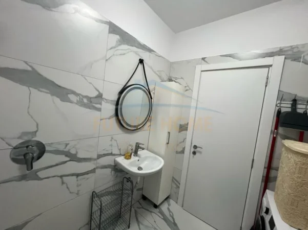Tirane, jepet me qera apartament 1+1+Ballkon Kati 5, 63 m² 500 € (Rruga e Dibres)