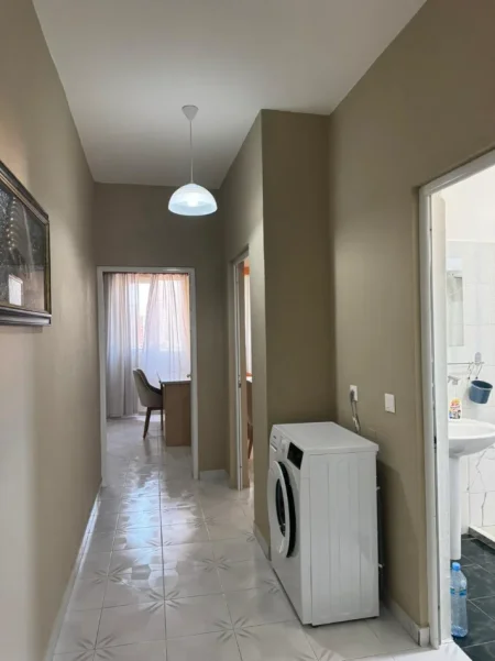 Tirane, jepet me qera apartament 2+1 Kati 7, 105 m² 500 € ( URGJENTE – JEPET ME QERA APARTAMENT 2+1 NË RRUGËN E KAVAJËS! +)