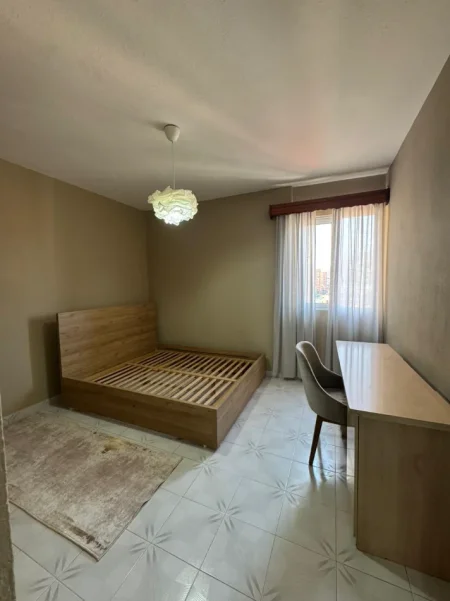 Tirane, jepet me qera apartament 2+1 Kati 7, 105 m² 500 € ( URGJENTE – JEPET ME QERA APARTAMENT 2+1 NË RRUGËN E KAVAJËS! +)