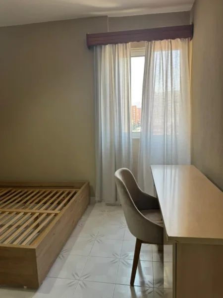 Tirane, jepet me qera apartament 2+1 Kati 7, 105 m² 500 € ( URGJENTE – JEPET ME QERA APARTAMENT 2+1 NË RRUGËN E KAVAJËS! +)