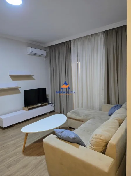 Tirane, jepet me qera apartament 1+1+Ballkon Kati 2, 65 m² 500 € 