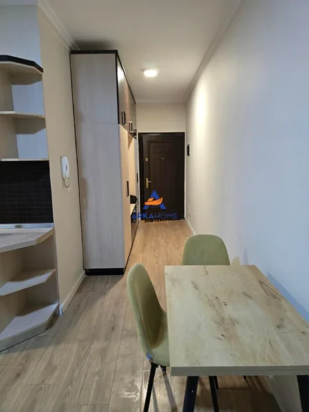 Tirane, jepet me qera apartament 1+1+Ballkon Kati 2, 65 m² 500 € 