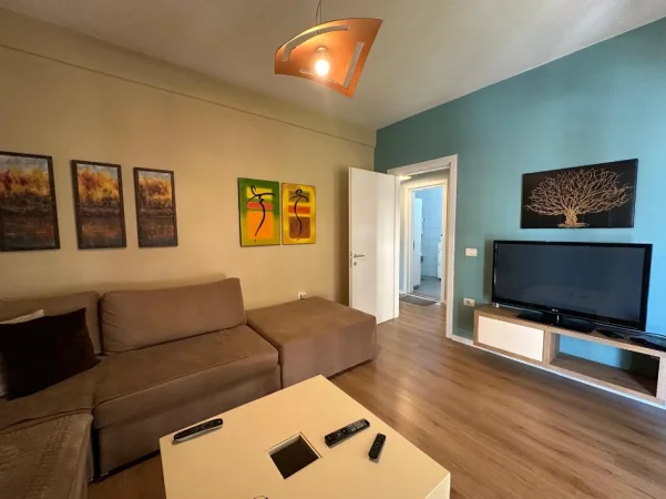 VASIL SHANTO JEPET ME QIRA APARTAMENT  2+1 +2  650 € (DIPLOMATI )