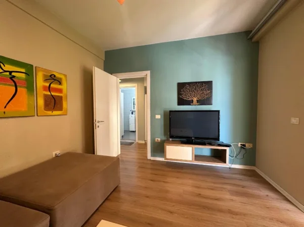 VASIL SHANTO JEPET ME QIRA APARTAMENT  2+1 +2  650 € (DIPLOMATI )