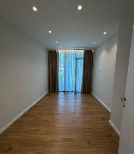 Shqiperi, jepet me qera zyre , 120 m² 1.600 € 