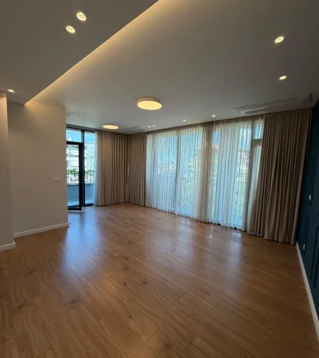 Shqiperi, jepet me qera zyre , 120 m² 1.600 € 