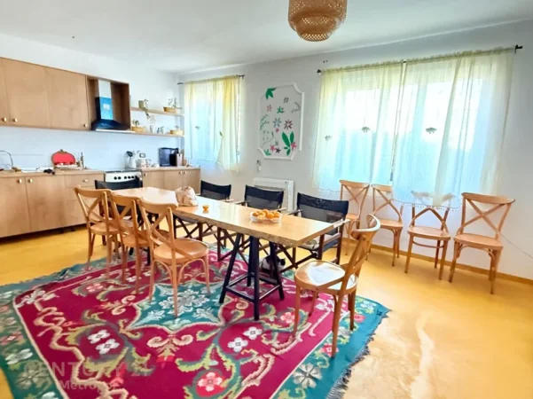 Tirane, jepet me qera Vile Vile 1 Katshe Kati 1, 80.080 m² 1.200 € (Berzhite)
