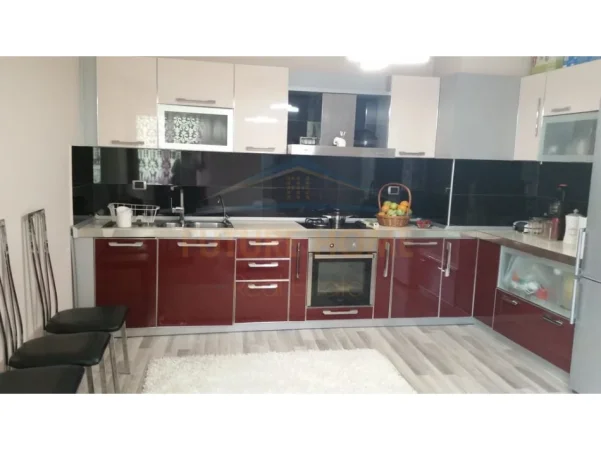 Tirane, jepet me qera apartament 2+1 Kati 3, 86 m² 450 € (FRESK , RRUGA E DAJTIT)