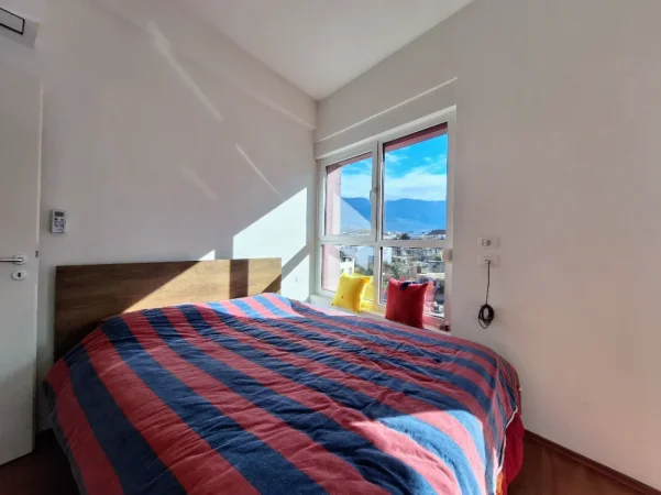 Tirane, jepet me qera apartament 2+1+Aneks+Ballkon Kati 5, 85 m² 550 € (Ali Dem , Kompleksi Mangalem.)