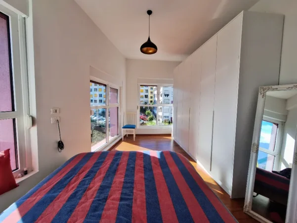 Tirane, jepet me qera apartament 2+1+Aneks+Ballkon Kati 5, 85 m² 550 € (Ali Dem , Kompleksi Mangalem.)