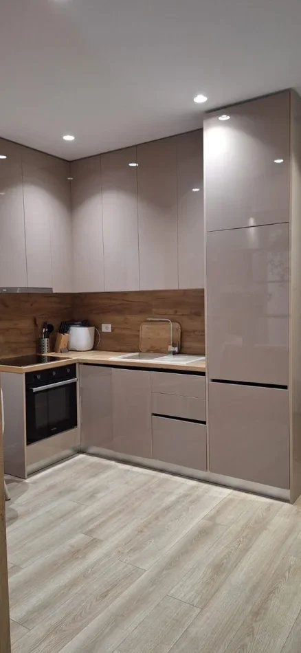 Tirane, jepet me qera apartament 1+1 Kati 1, 35 m² 400 € (Selitë)
