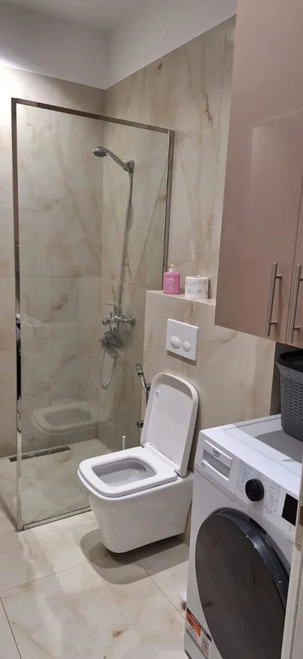 Tirane, jepet me qera apartament 1+1 Kati 1, 35 m² 400 € (Selitë)
