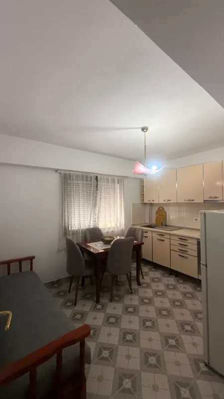 Tirane, jap me qera apartament 2+1+Ballkon Kati 2, 60 m² 470 €