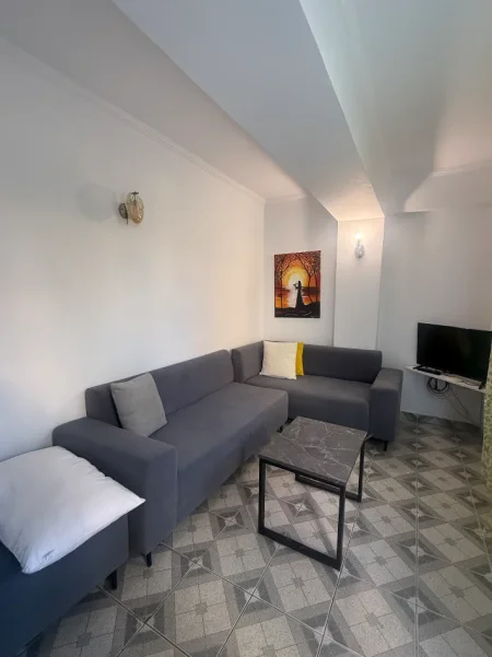 Tirane, jap me qera apartament 2+1+Ballkon Kati 2, 60 m² 470 €