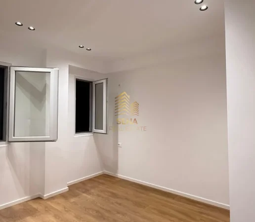 Tirane, shitet apartament 1+1 Kati 4, 60 m² 155.000 € (21 Dhjetori)