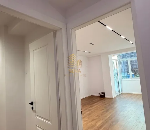 Tirane, shitet apartament 1+1 Kati 4, 60 m² 155.000 € (21 Dhjetori)