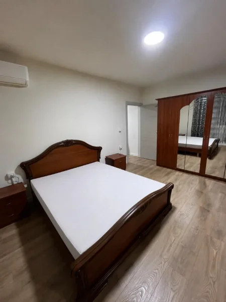 Tirane, jepet me qera apartament 1+1 Kati 5, 45,000 Leke (Laprake)