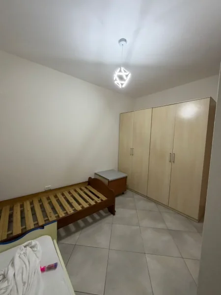 Tirane, jepet me qera apartament 2+1 Kati 2, 85 m² 600 € (Don Bosko)
