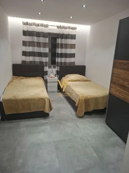 Tirane, jepet me qera apartament 1+1+Ballkon Kati 1, 68 m² 770 € (KOMUNA E PARISIT)