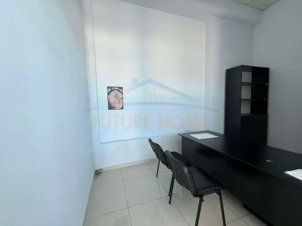 Tirane, jepet me qera ambjent biznesi Kati 0, 280 m² 1.700 € (Ardeno)