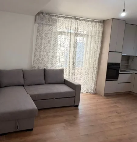 Tirane, jepet me qera apartament 1+1 Kati 5, 60 m² 650 € (Rruga Kosovareve)