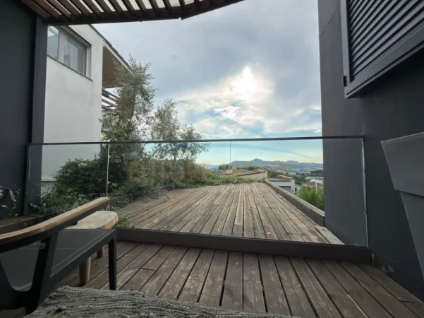 Tirane, shitet apartament 3+1+Ballkon Kati 1, 174 m² 550.000 € (LONG HILL)