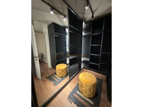 Tirane, shitet apartament 3+1+Ballkon Kati 1, 174 m² 550.000 € (LONG HILL)