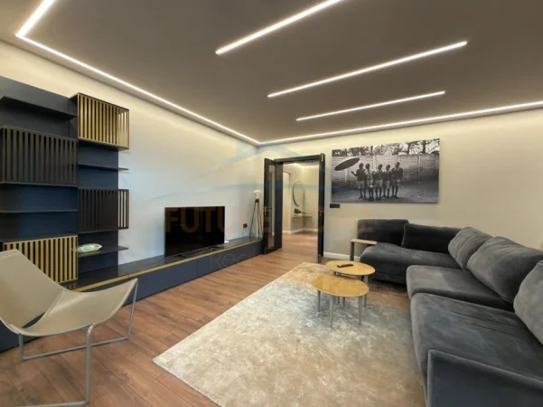 Tirane, shitet apartament 3+1+Ballkon Kati 1, 174 m² 550.000 € (LONG HILL)
