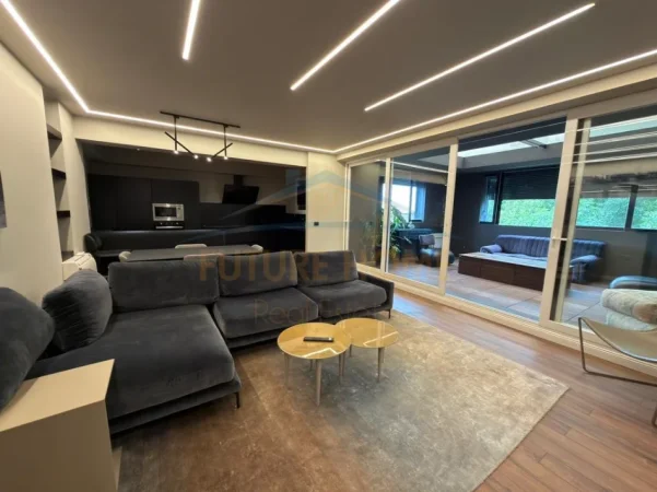 Tirane, shitet apartament 3+1+Ballkon Kati 1, 174 m² 550.000 € (LONG HILL)