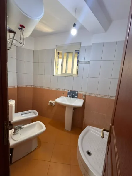 Tirane, shitet apartament 1+1 Kati 5, 63 m² 112.000 € (Shefqet Kuka,Fresk)