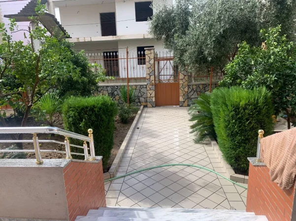Tirane, jepet me qera apartament 1+1 Kati 0, 30.000 € (Institut)
