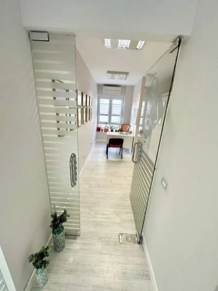 Tirane, ofert apartament 64 m²  (Bulevardi Zogu 1, tek Fakulteti i Shkencave)
