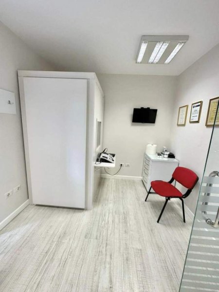 Tirane, ofert apartament 64 m²  (Bulevardi Zogu 1, tek Fakulteti i Shkencave)