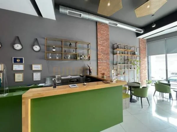 Tirane, shitet hotel Kati 0, 690 m² 1.655.000 Euro (UNAZA E RE)